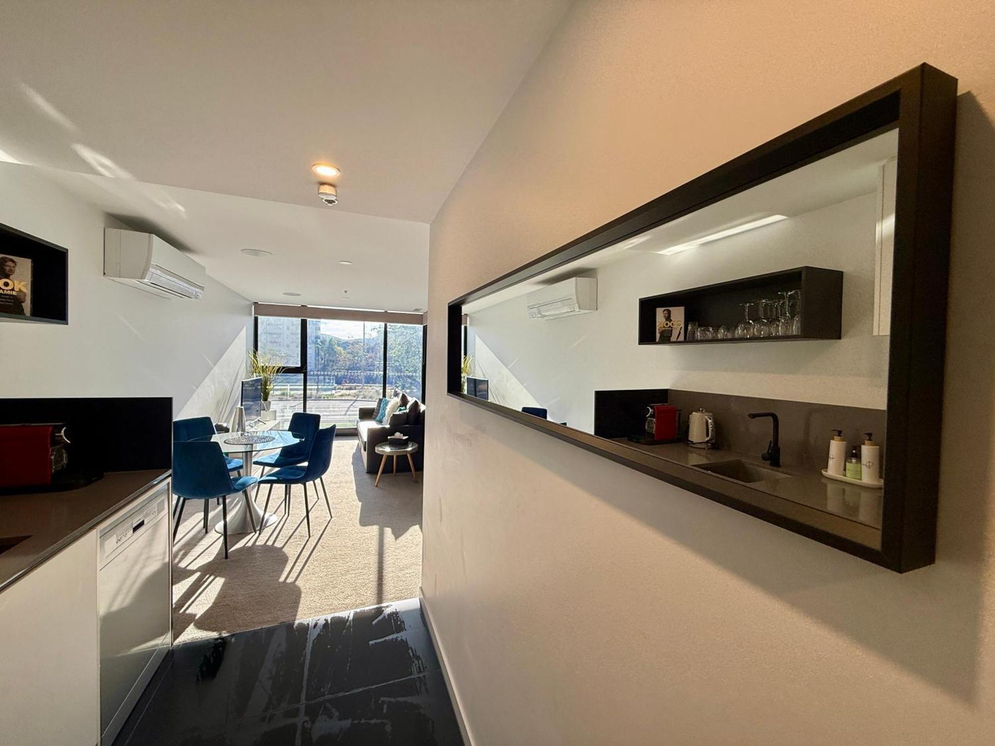 Midnight Luxe 1Br 1Bath Apartment 104 In The Heart Of Braddon Pool Sauna Secure Parking Wine Wifi Canberra Exterior foto
