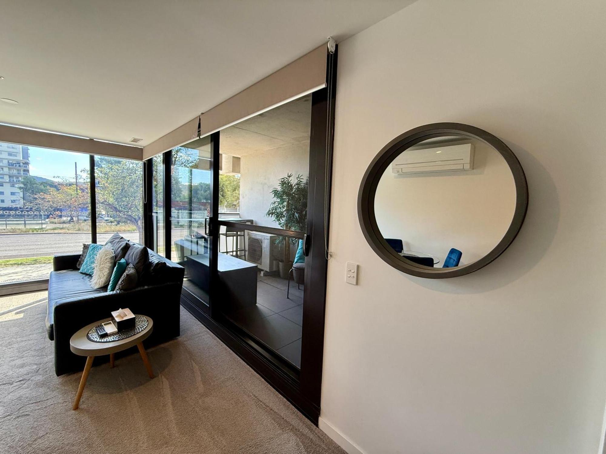Midnight Luxe 1Br 1Bath Apartment 104 In The Heart Of Braddon Pool Sauna Secure Parking Wine Wifi Canberra Exterior foto